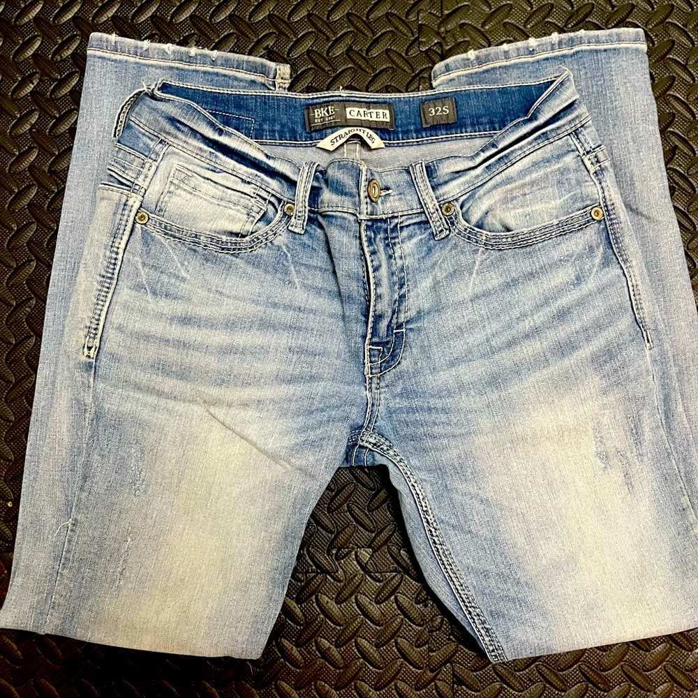 Buckle BKE Carter men's blue jeans. Straight leg. 32S. Great Condition.